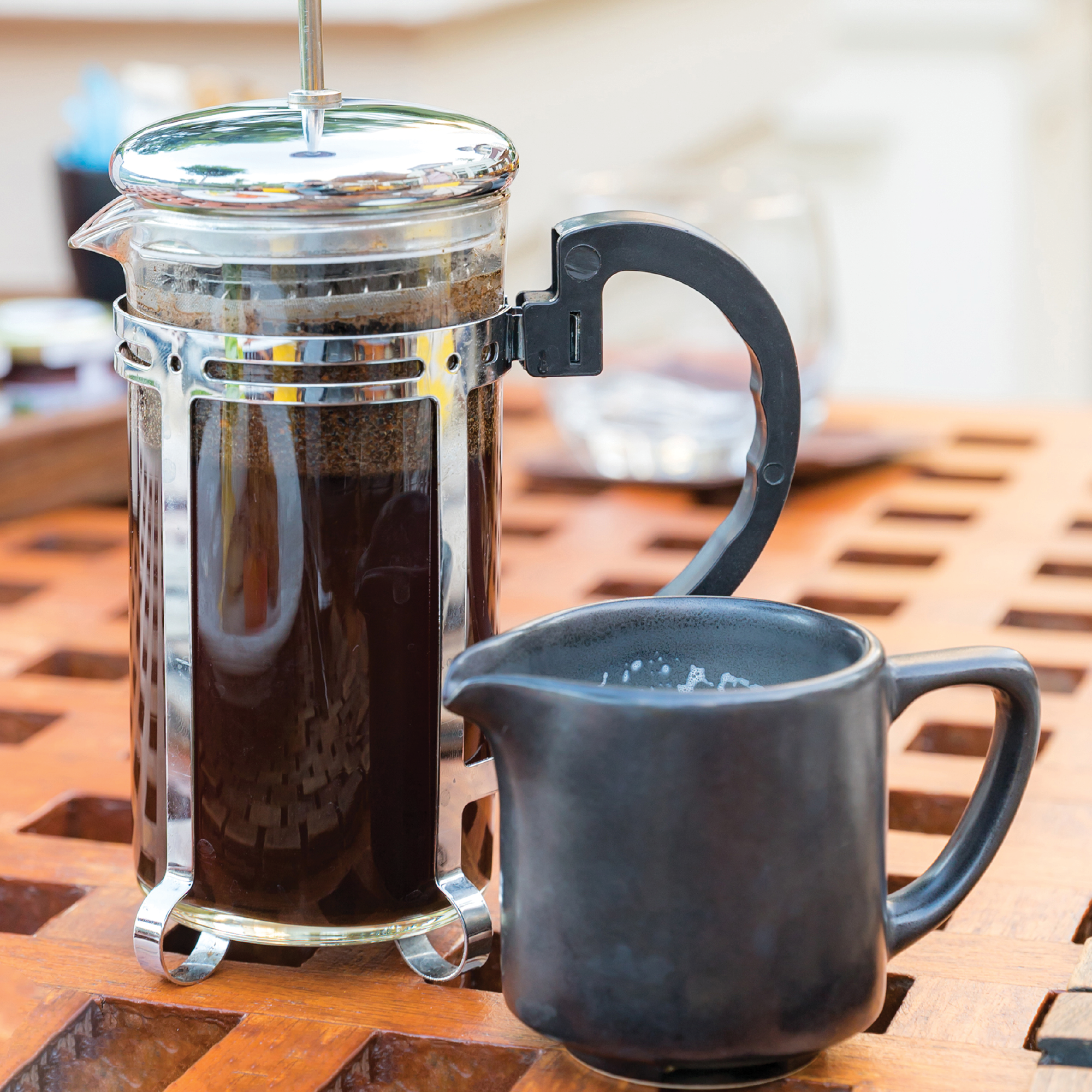 How to Use a French Press Coffee Brewer 