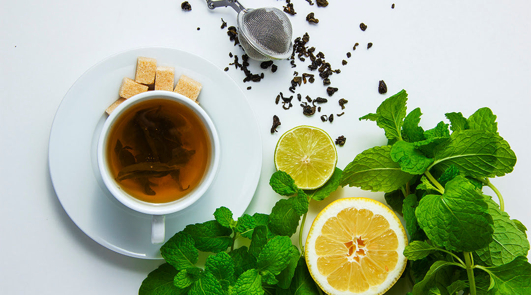 Organic Lemon Balm Tea: Benefits, Risks, Uses and Recipes